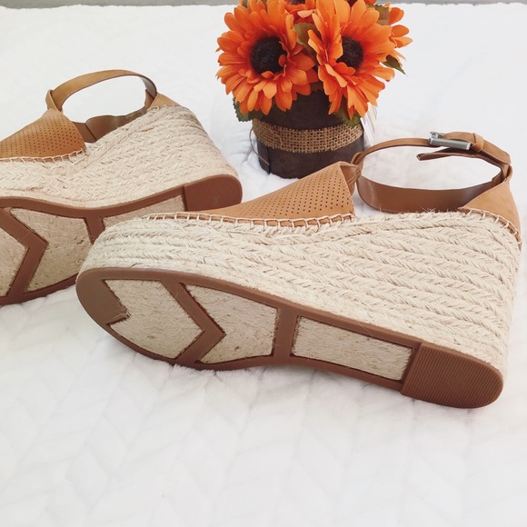 Marc Fisher LTD Annie Perforated Espadrille Wedge - Picture 4 of 8